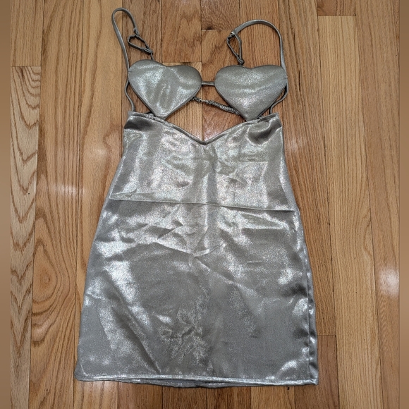 15. NWOT AMOR MIA HEARTBREAKER DRESS IN SILVER - Picture 5 of 8
